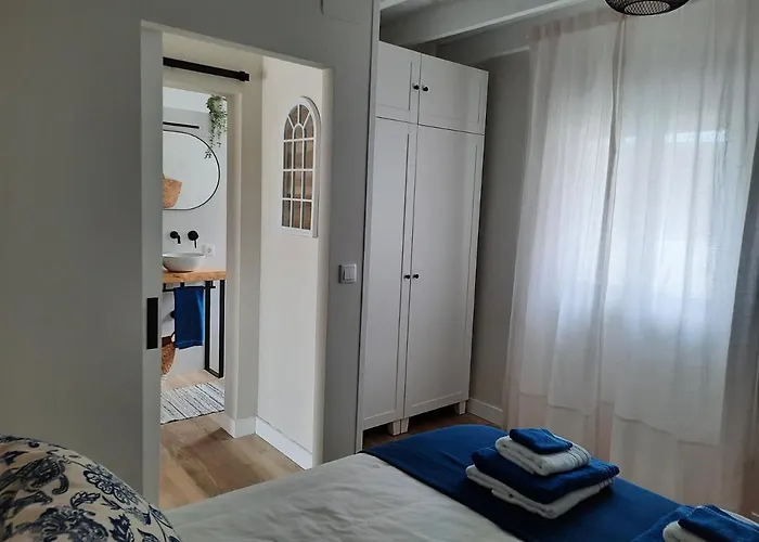 VIVIENDA VACACIONAL LA PERILLANA. Entre lo rural y lo urbano